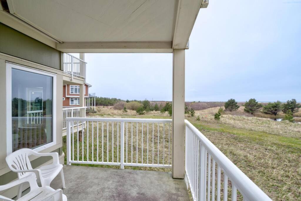 Beach Please-Updated Home With Ocean Views Long Beach Exterior photo