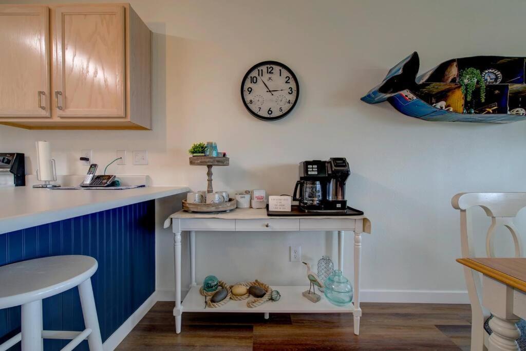Beach Please-Updated Home With Ocean Views Long Beach Exterior photo