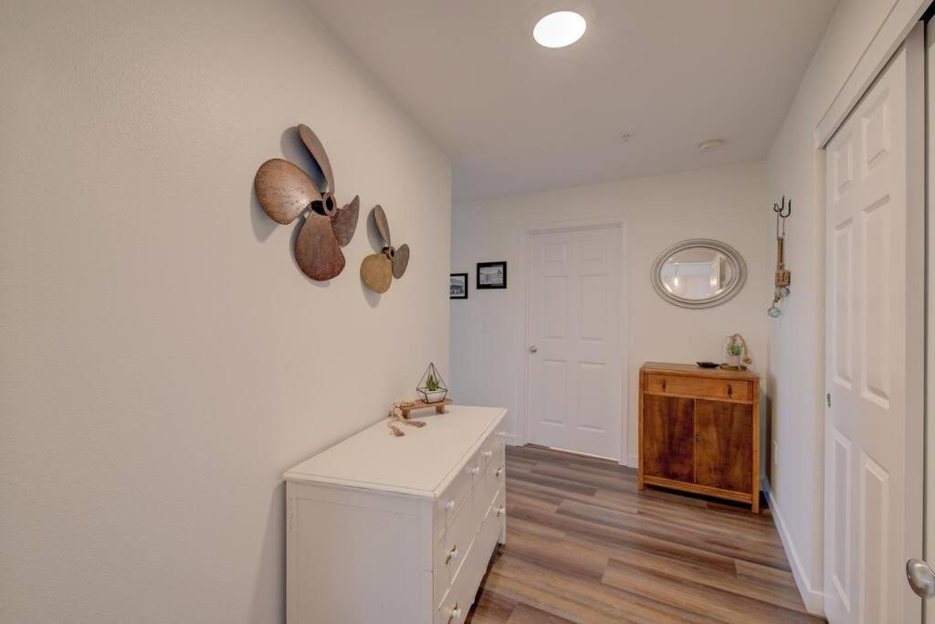 Beach Please-Updated Home With Ocean Views Long Beach Exterior photo