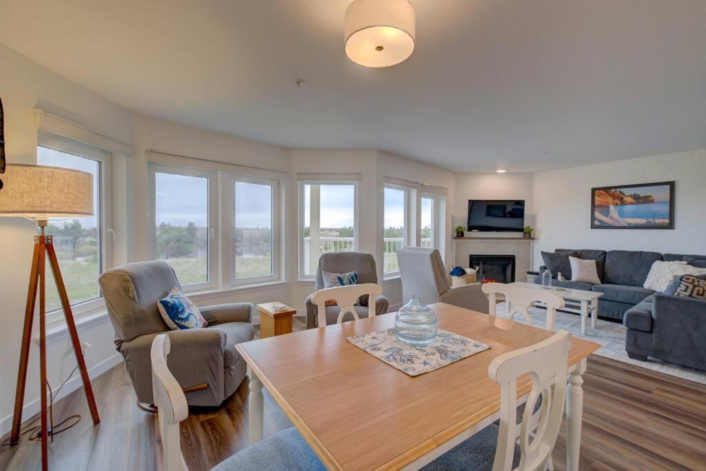 Beach Please-Updated Home With Ocean Views Long Beach Exterior photo