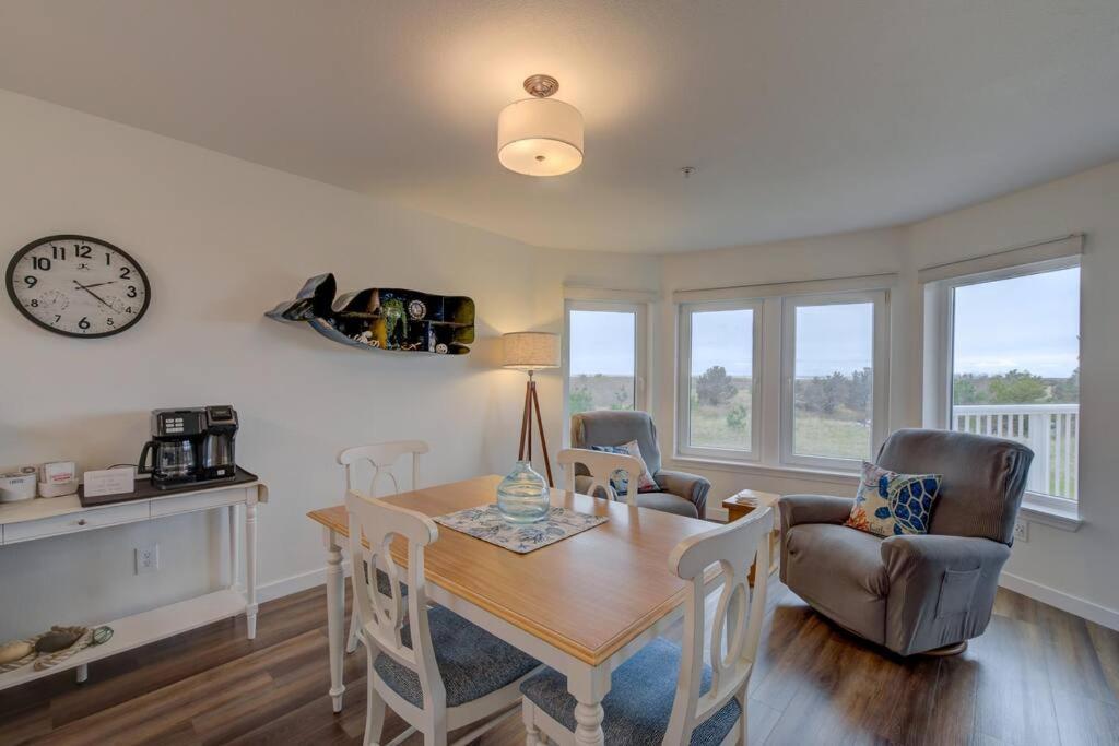 Beach Please-Updated Home With Ocean Views Long Beach Exterior photo